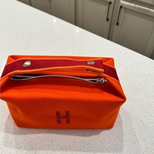 Orange H cosmetic bag can be used for mini bag or cosmetics